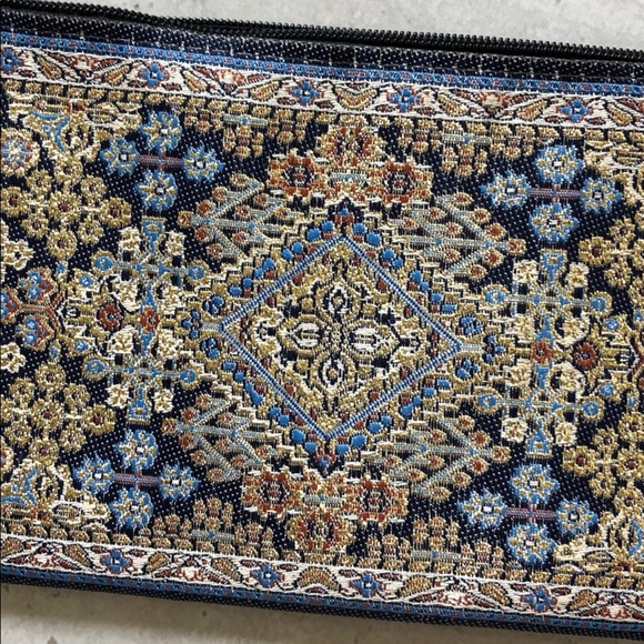 Embroidered Coin Pouch - Picture 5 of 9